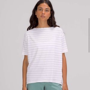 Lululemon Back Im Action Short Sleeve Size 8